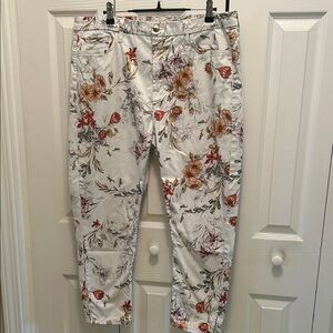 Beautiful flowered capris